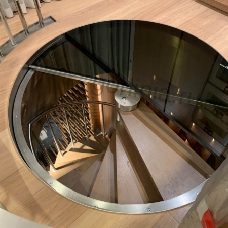 Сдвижной круглый стеклянный люк с лифтовым механизмом и осевым вращением электроприводом - управление выносной клавишей