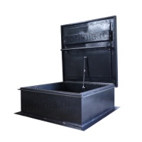 Люк выхода на кровлю утепленный противопожарный с плоской крышкой в открытом положении